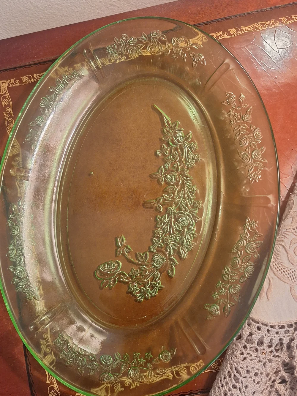 ANCHOR Hocking 1930s Uranium Cameo Pattern Glass Serving Platter